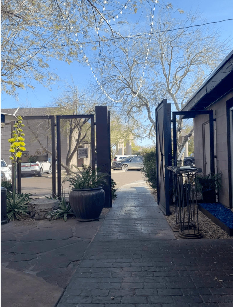 Dog-friendly Timo On Central entrance