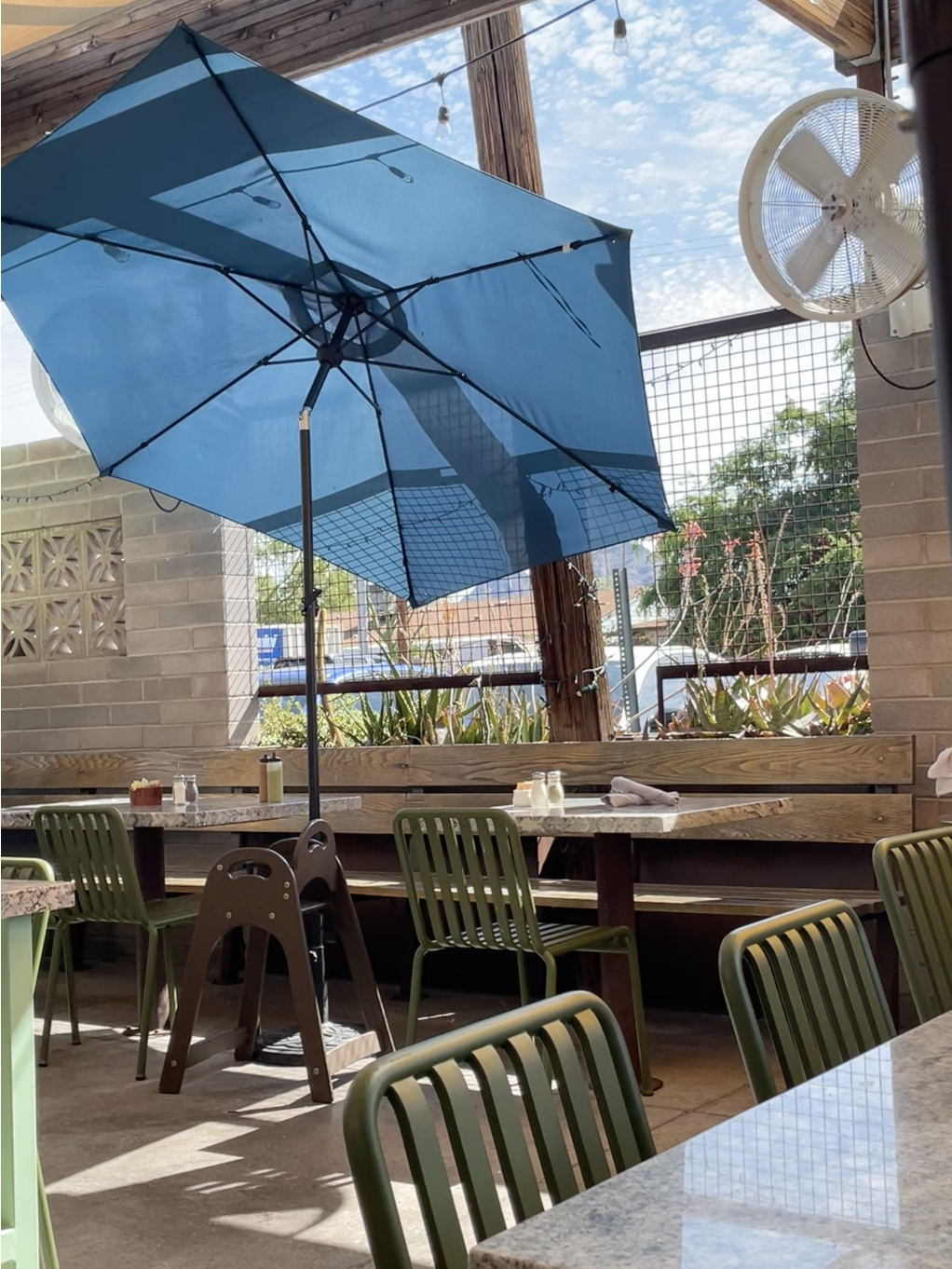 Otro Cafe: Mexican brunch with los&nbsp;perros